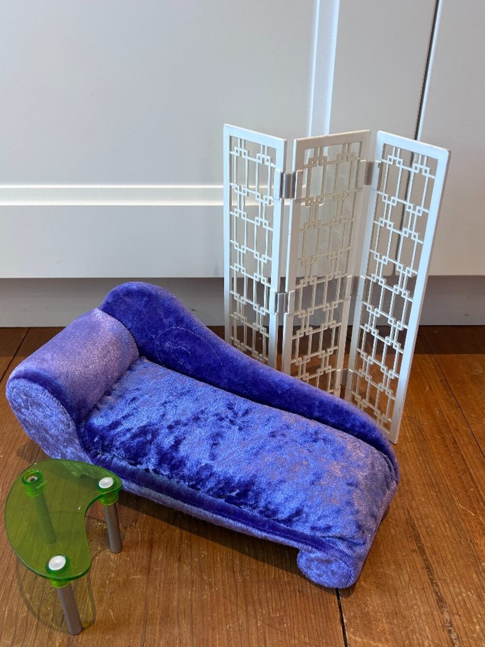 Barbie Fashion Fever purple Velvet Sofa Set, couch, table, screen divider 2005